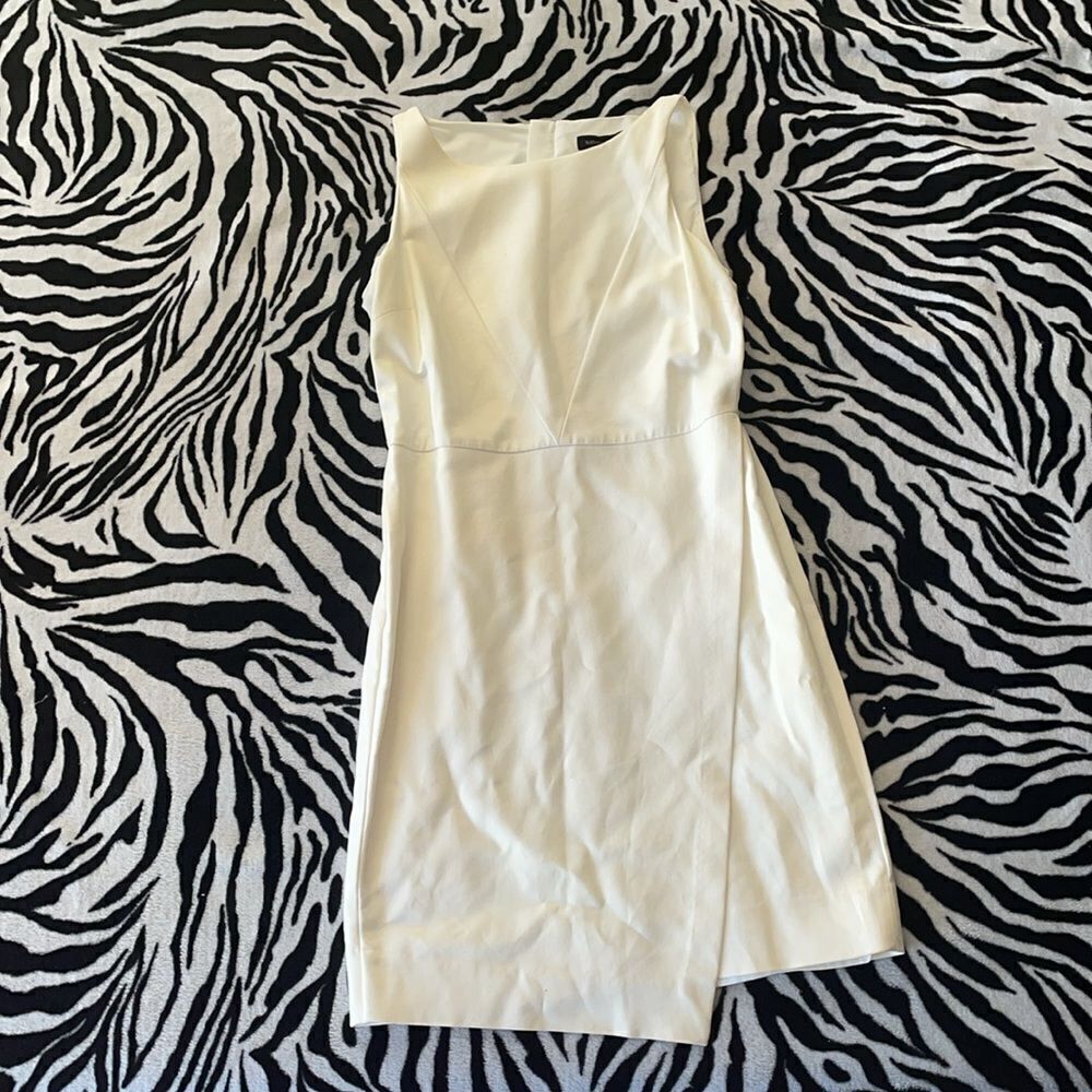 Banana republic white envelope mini asymmetrical mini dress sleeveless size 4